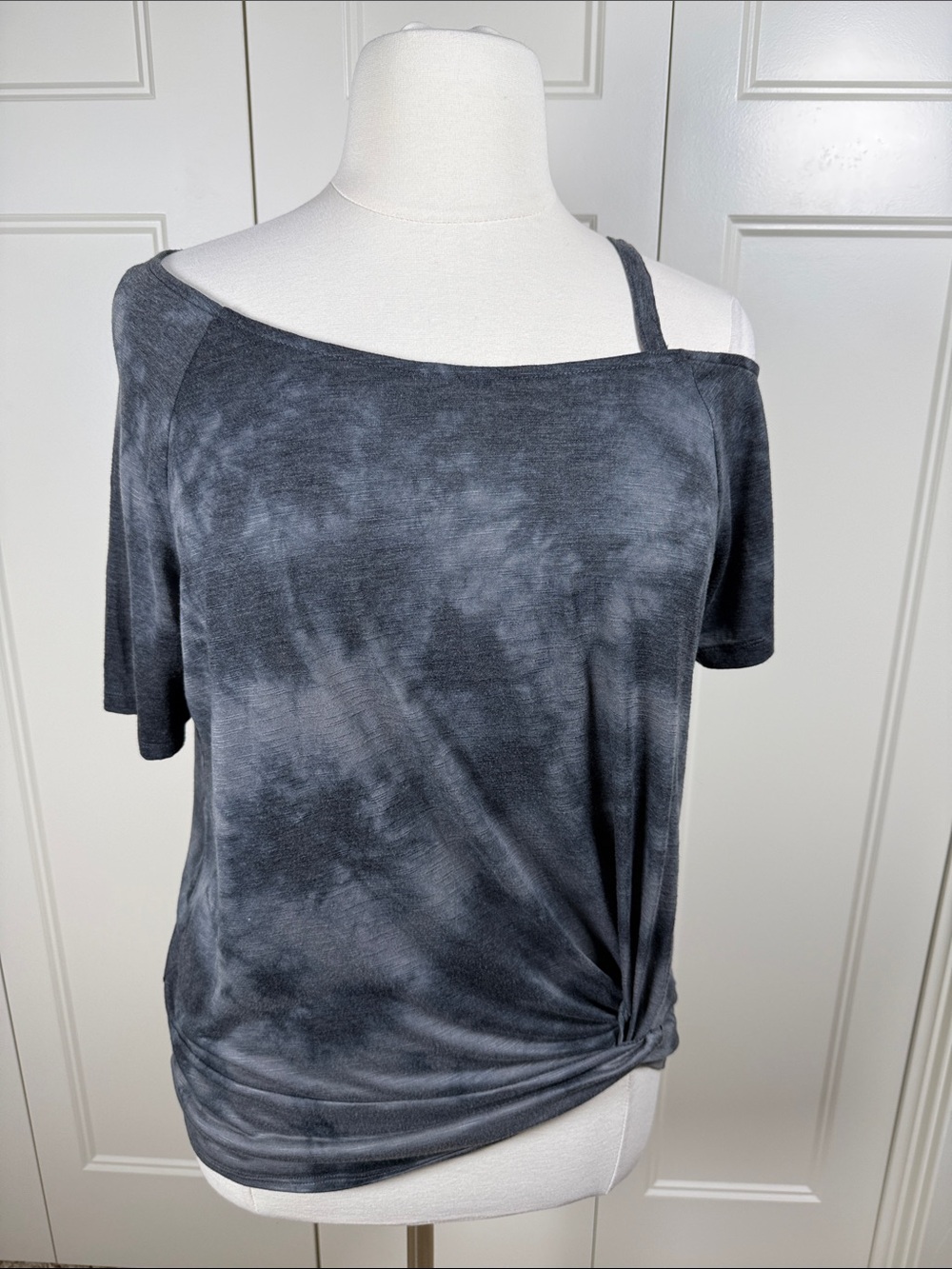 torrid Charcoal Gray Off-Shoulder Short Sleeve Tee with Side Knot Size 0X